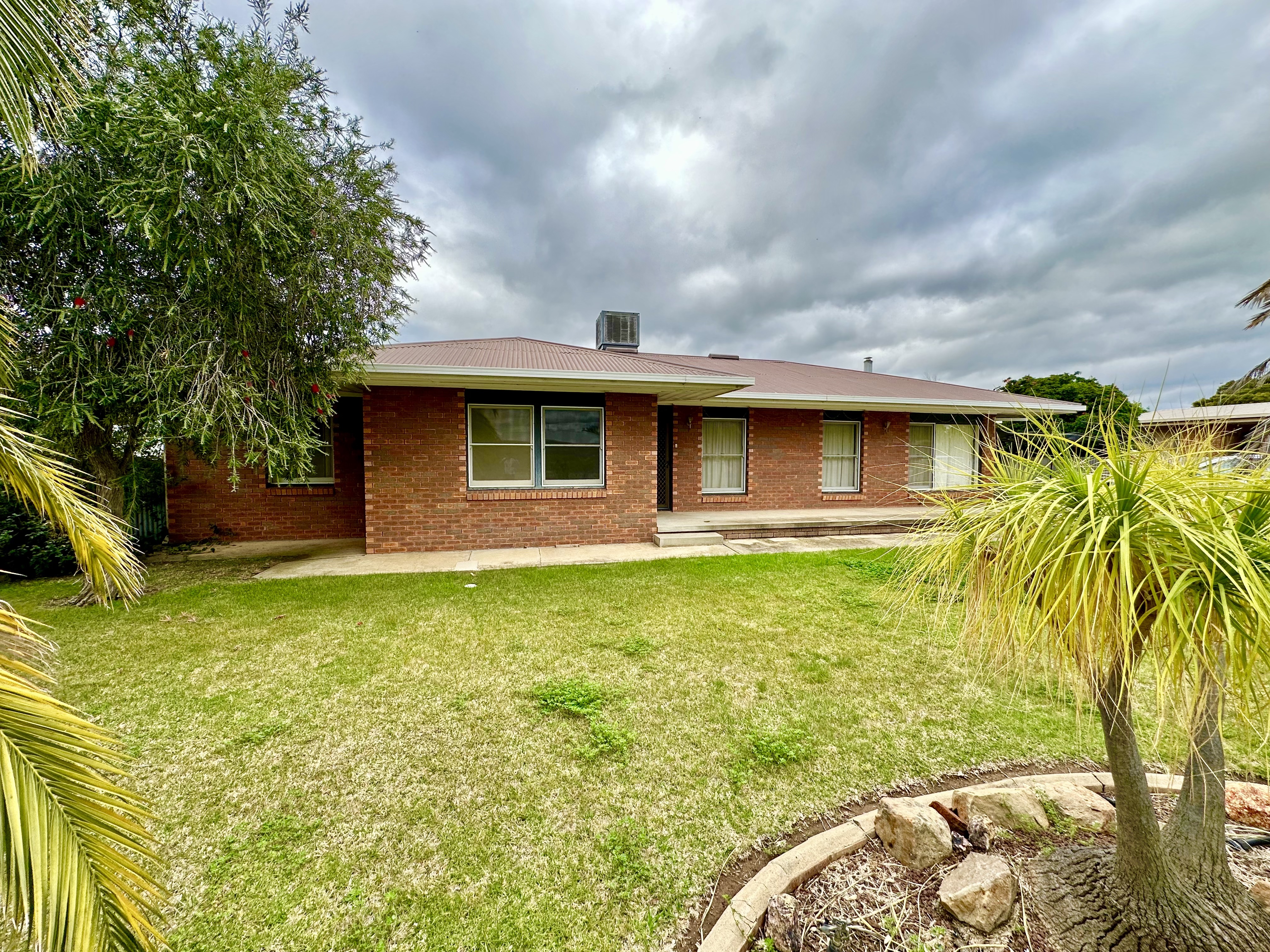 339 Russell Street, HAY SOUTH NSW 2711