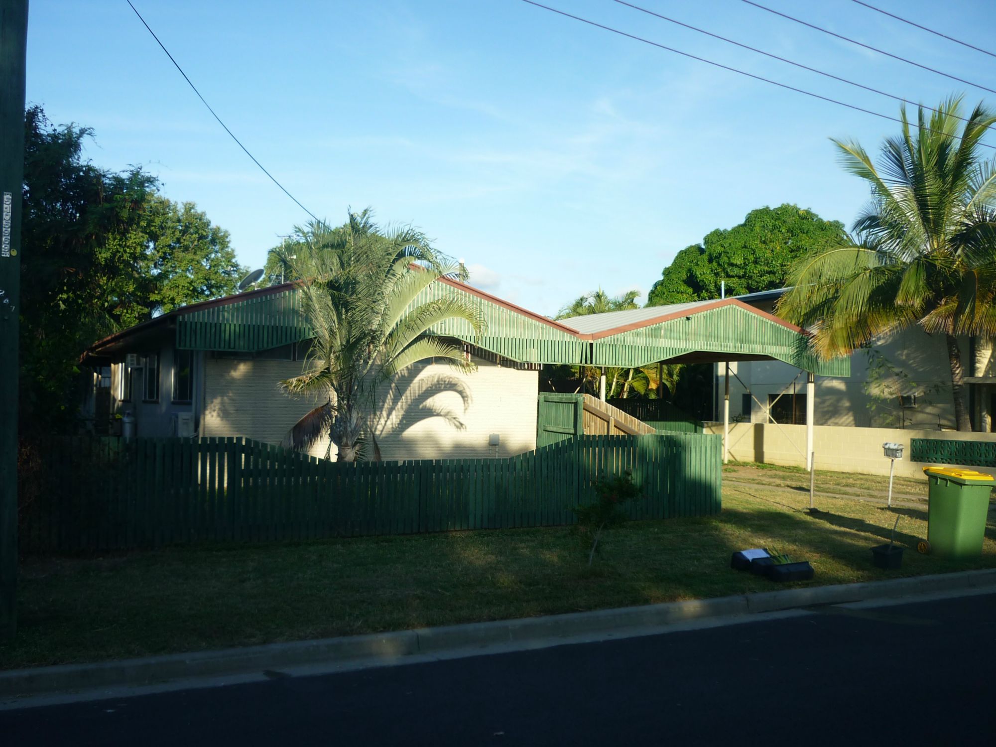 77 Tenth Avenue, RAILWAY ESTATE QLD 4810