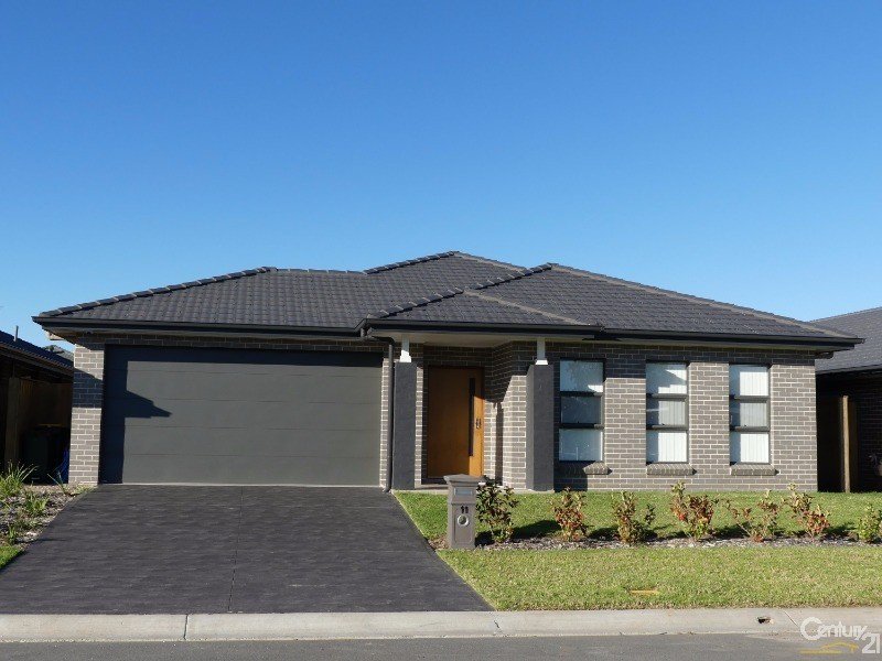 11 Sugarloaf Crescent, COLEBEE NSW 2761