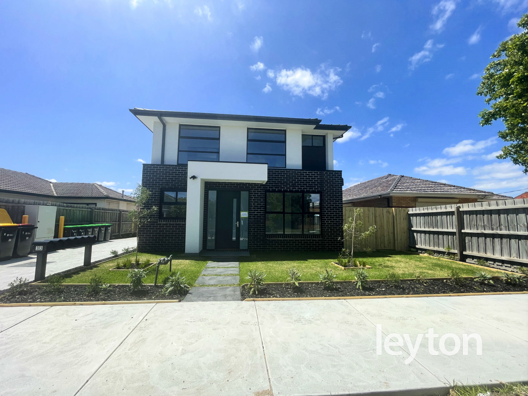 1 / 33 Hillcrest Grove, SPRINGVALE VIC 3171