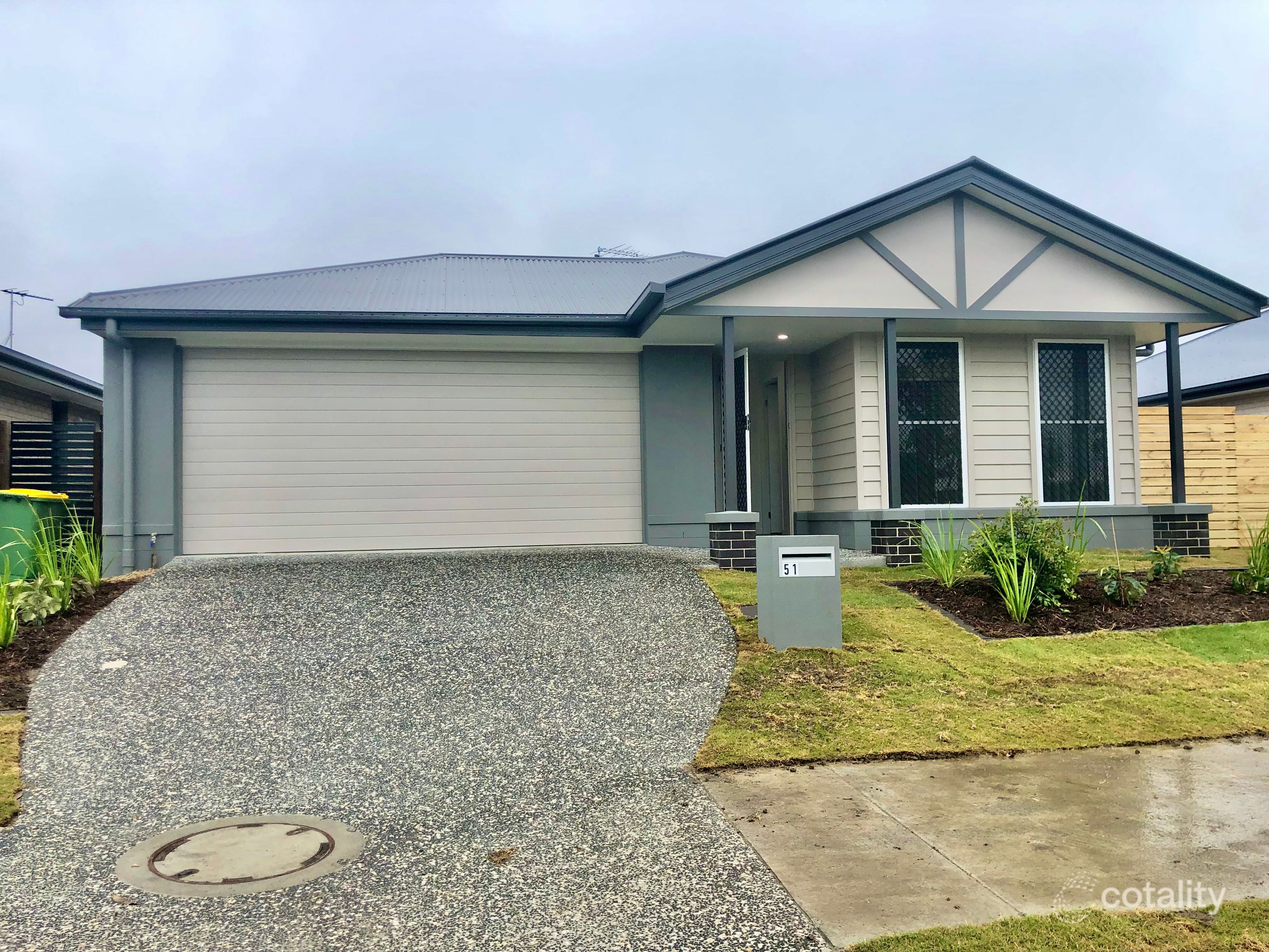 51 Wallace, WALLOON QLD 4306
