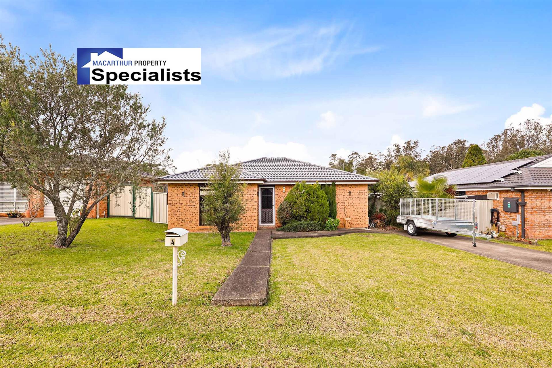 4 Thane Close, ROSEMEADOW NSW 2560