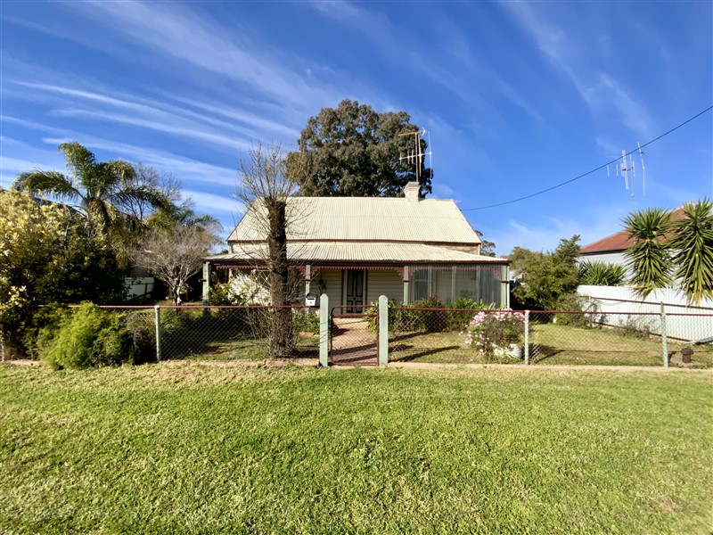 8 Queen Street, FORBES NSW 2871