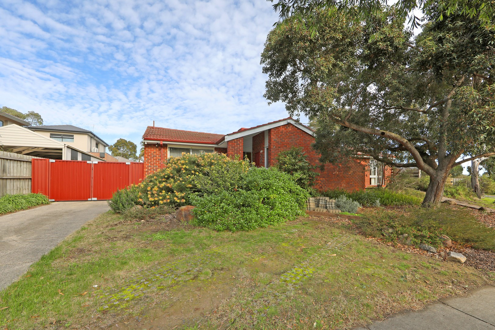 9 Lakeview Avenue, ROWVILLE VIC 3178
