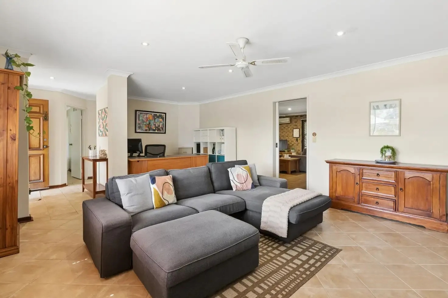 38 Bridgewater Dr Kallaroo WA 6025