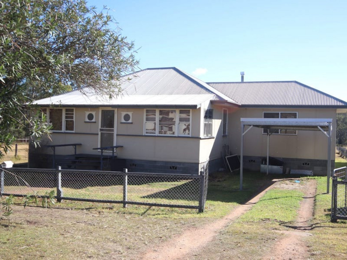 28 Albert Street, CROWS NEST QLD 4355