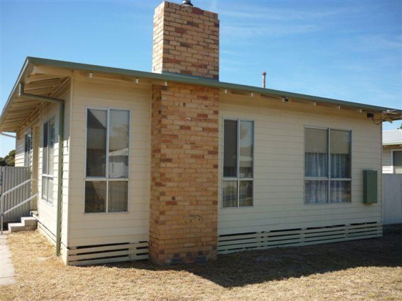 15 Clifford St, WARRACKNABEAL VIC 3393