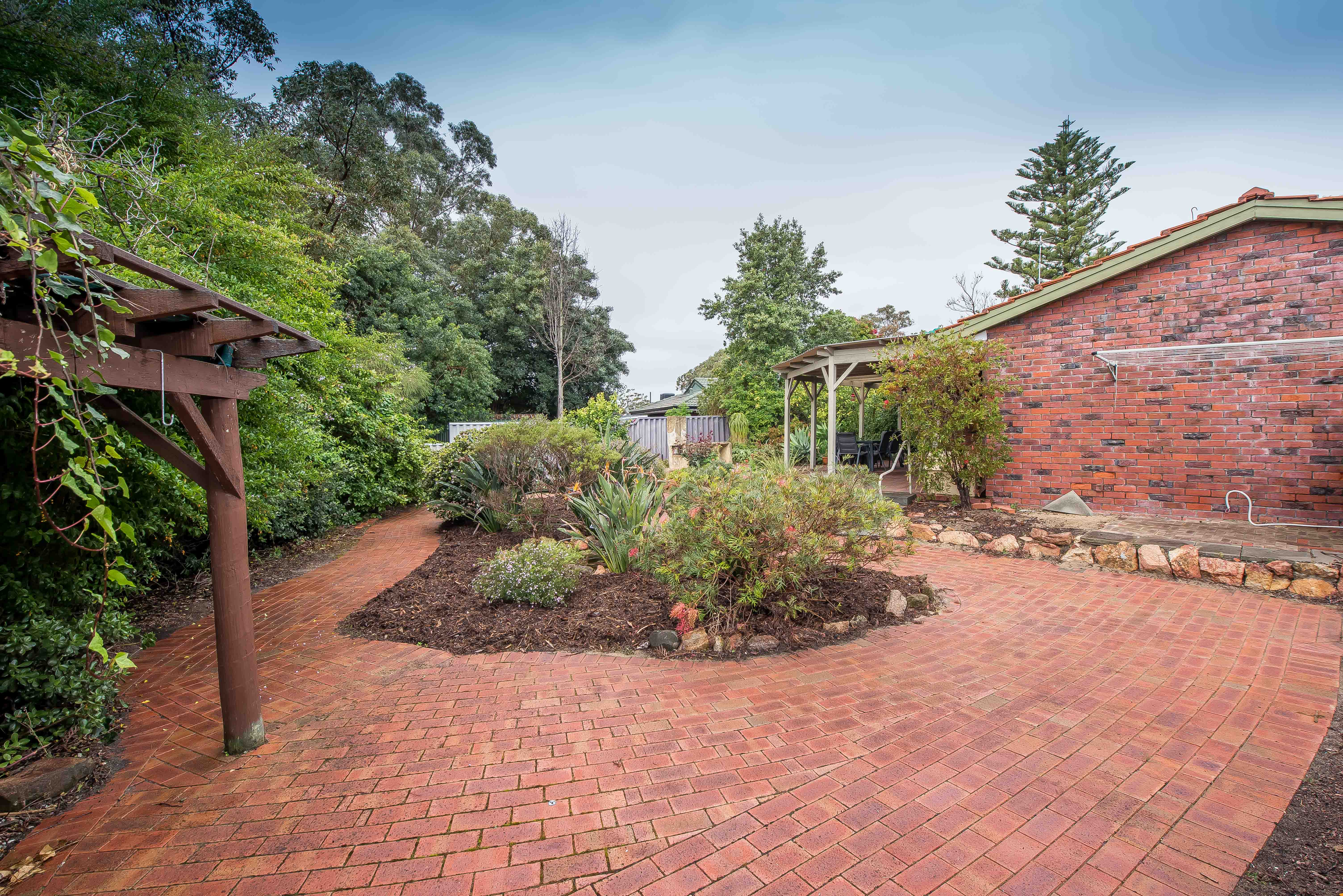 4 Cawarra Crescent Craigie WA 6025
