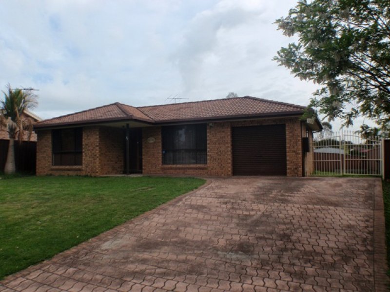 19 Almandine St, EAGLE VALE NSW 2558