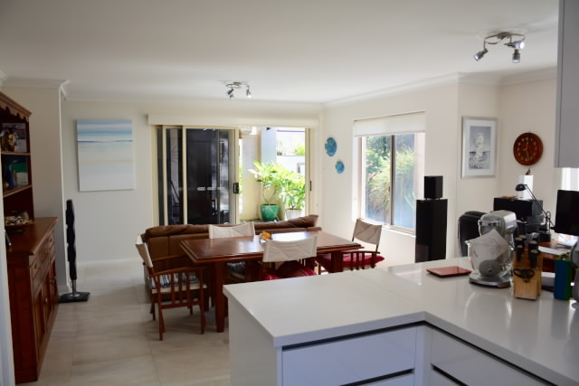 5 160 West Coast Drive Sorrento WA 6020