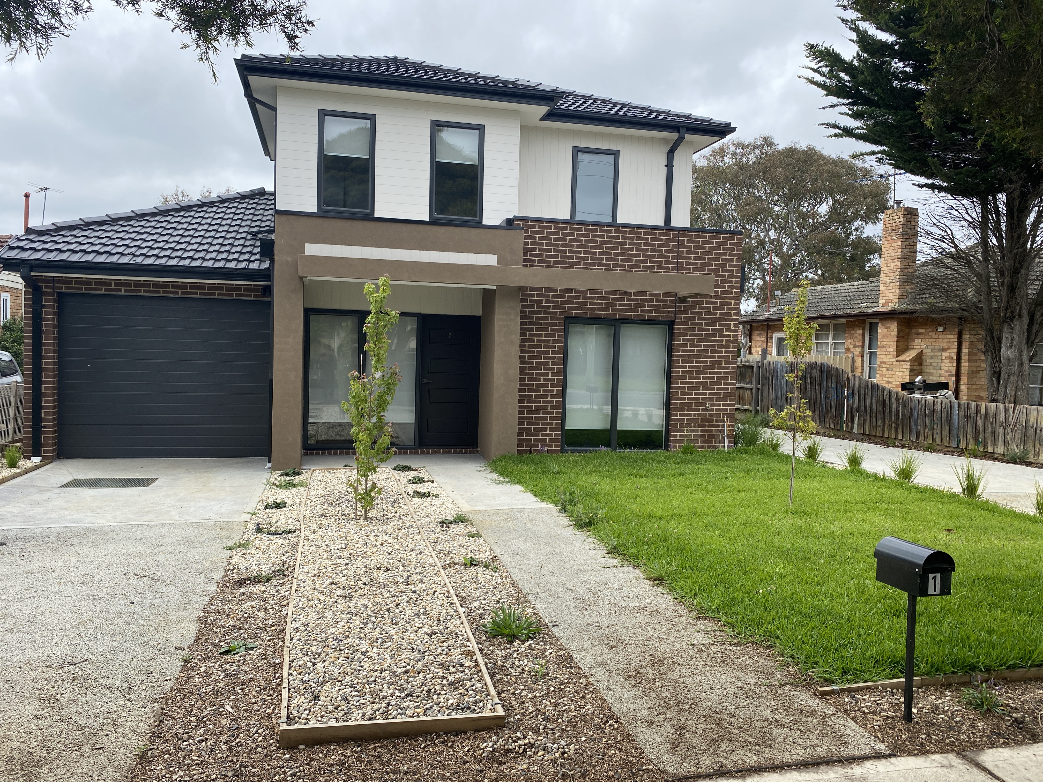 1 / 18 Whitelaw Street, RESERVOIR VIC 3073