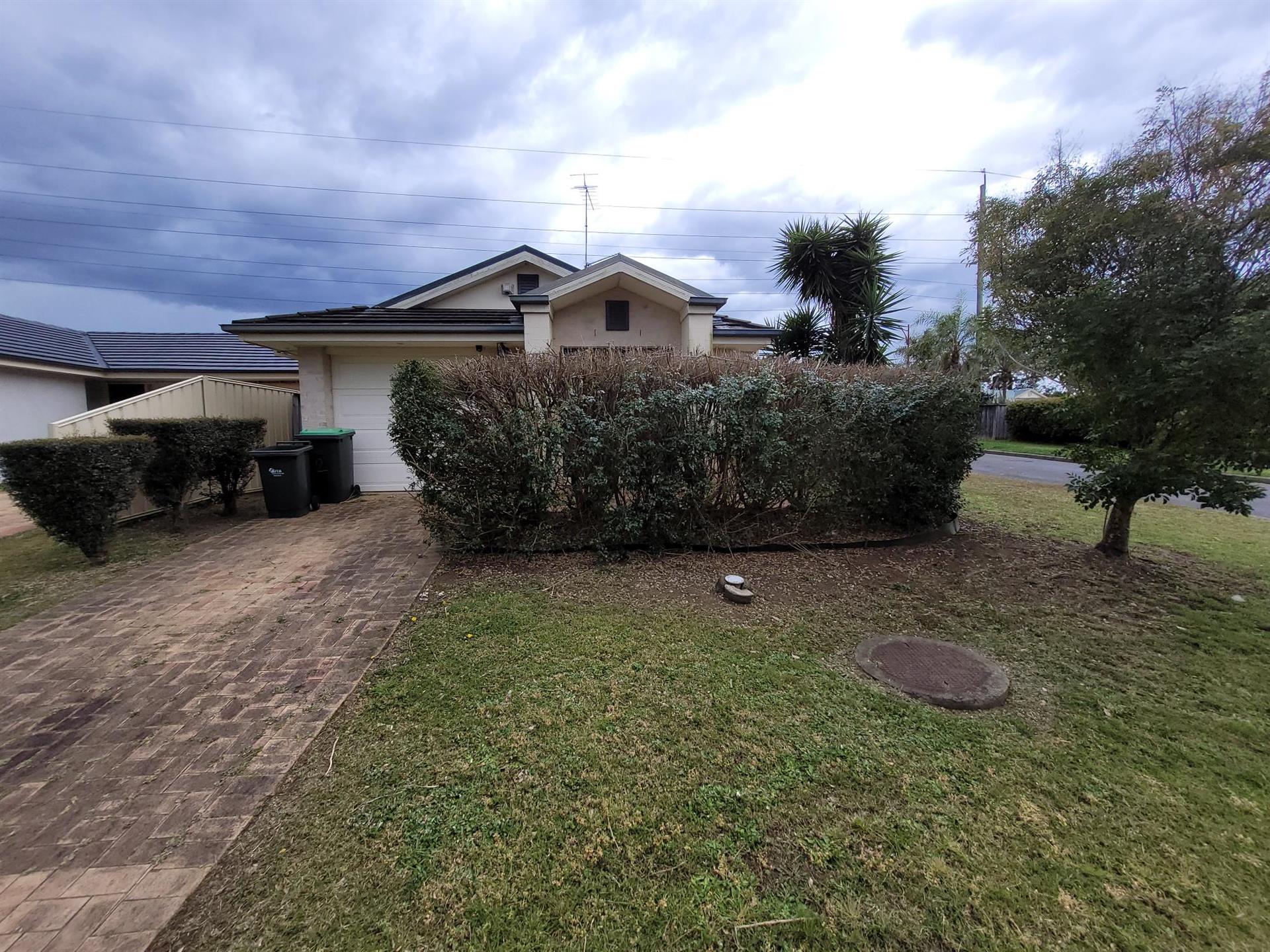 2 St Luke Place, BLAIR ATHOL NSW 2560