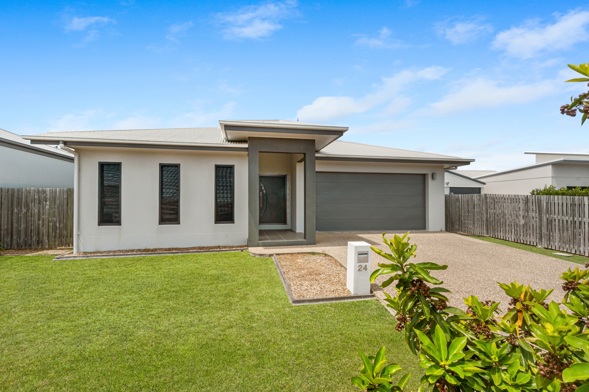 24 Savannah Ch, BURDELL QLD 4818