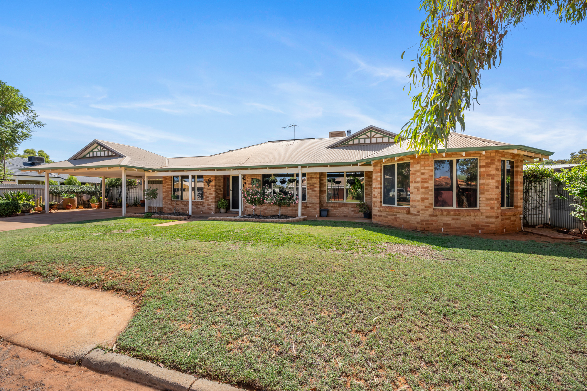 13 Castle Street, WEST LAMINGTON WA 6430