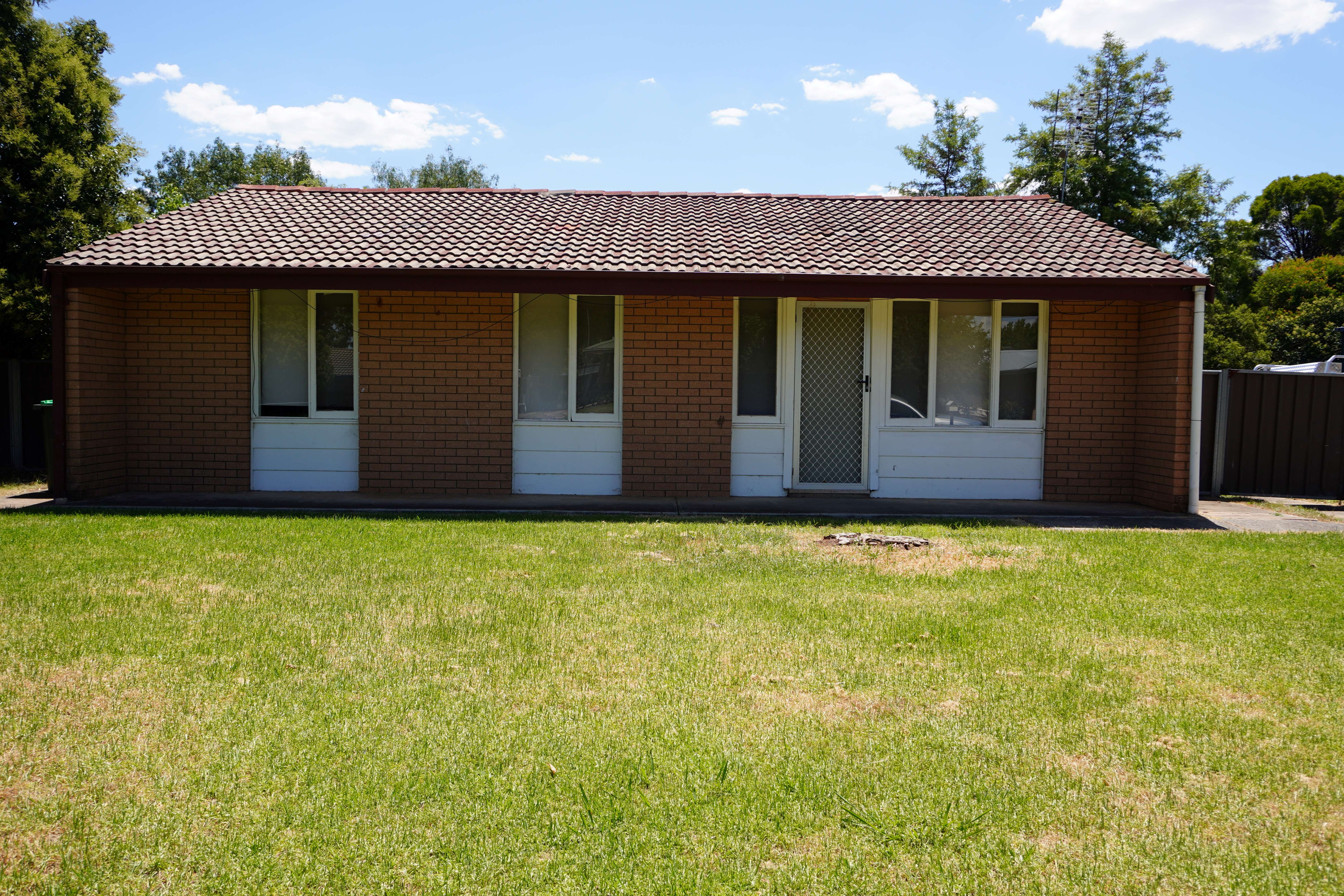 12 Crouch Street, FORBES NSW 2871