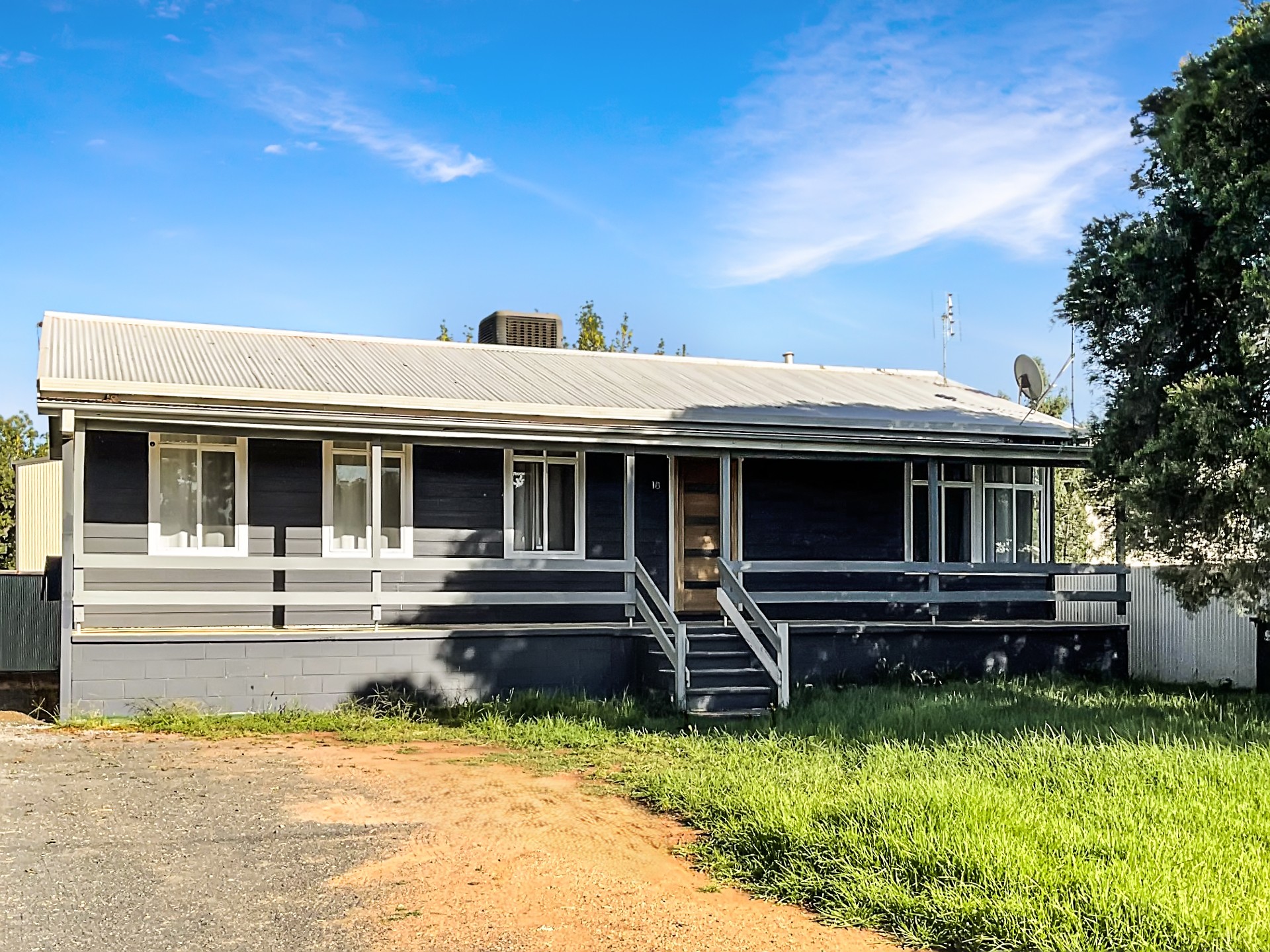 18 Farnell Street, FORBES NSW 2871