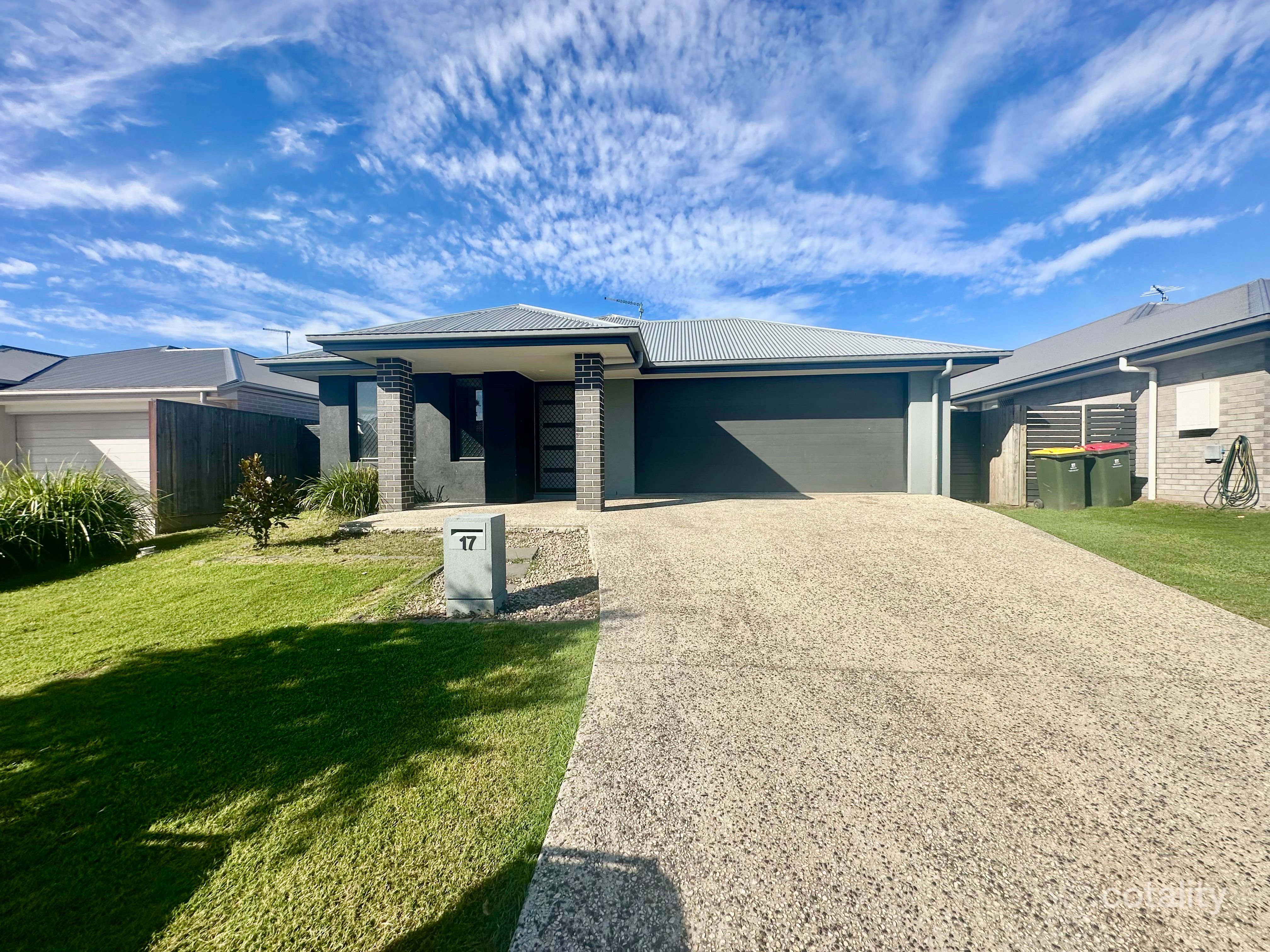 17 Langland Circuit, WALLOON QLD 4306
