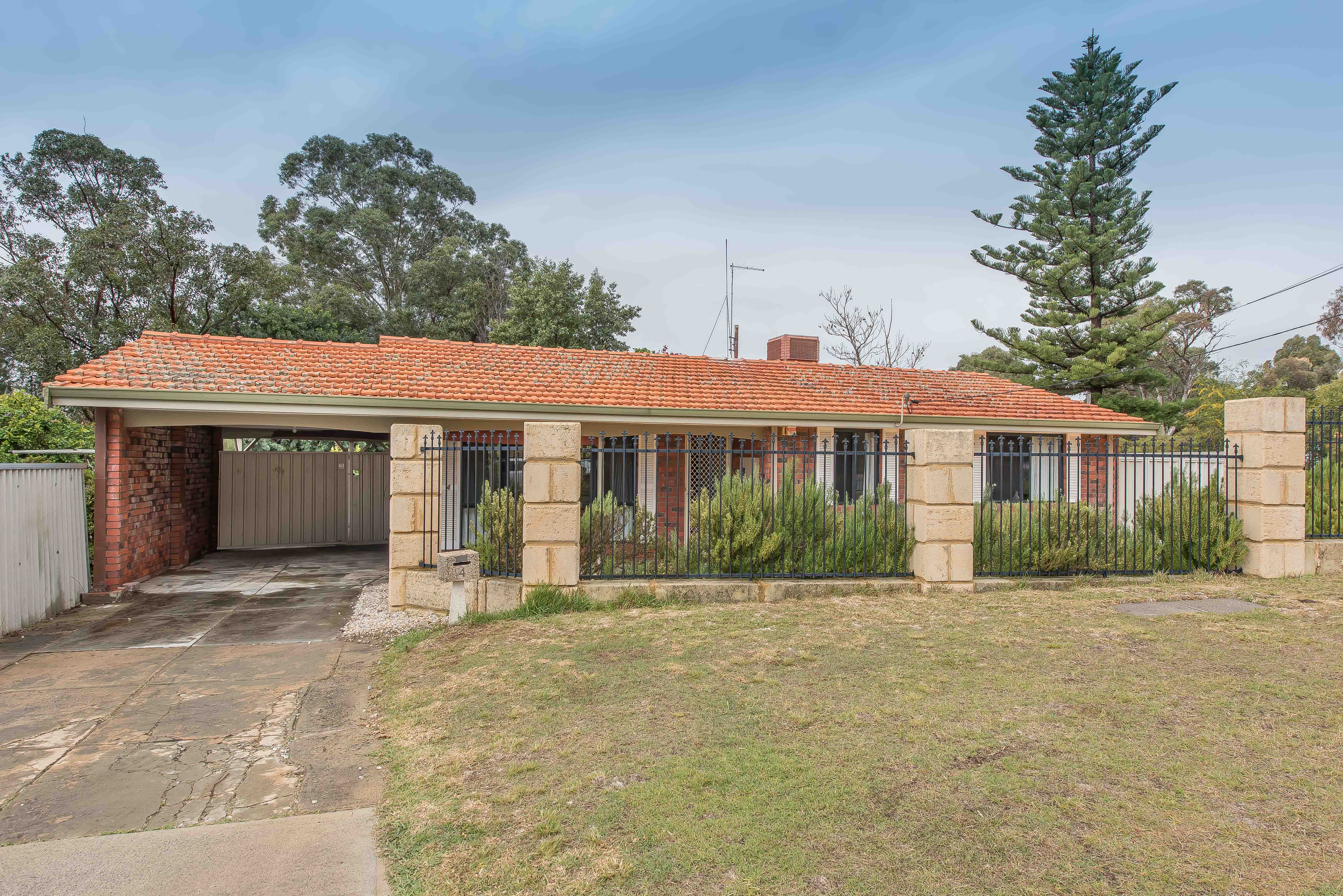 4 Cawarra Crescent Craigie WA 6025