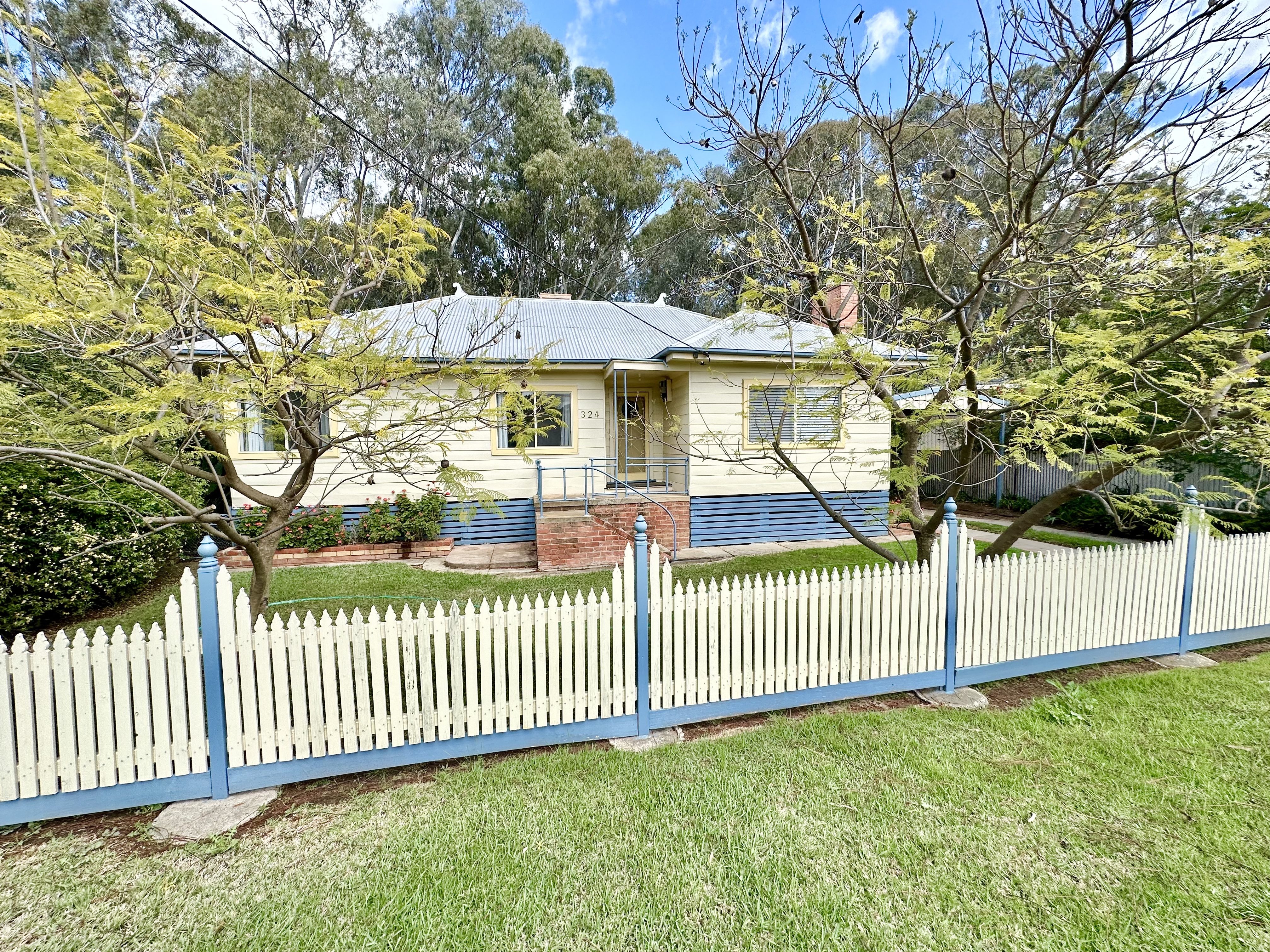 324 JONES AVENUE, DENILIQUIN NSW 2710