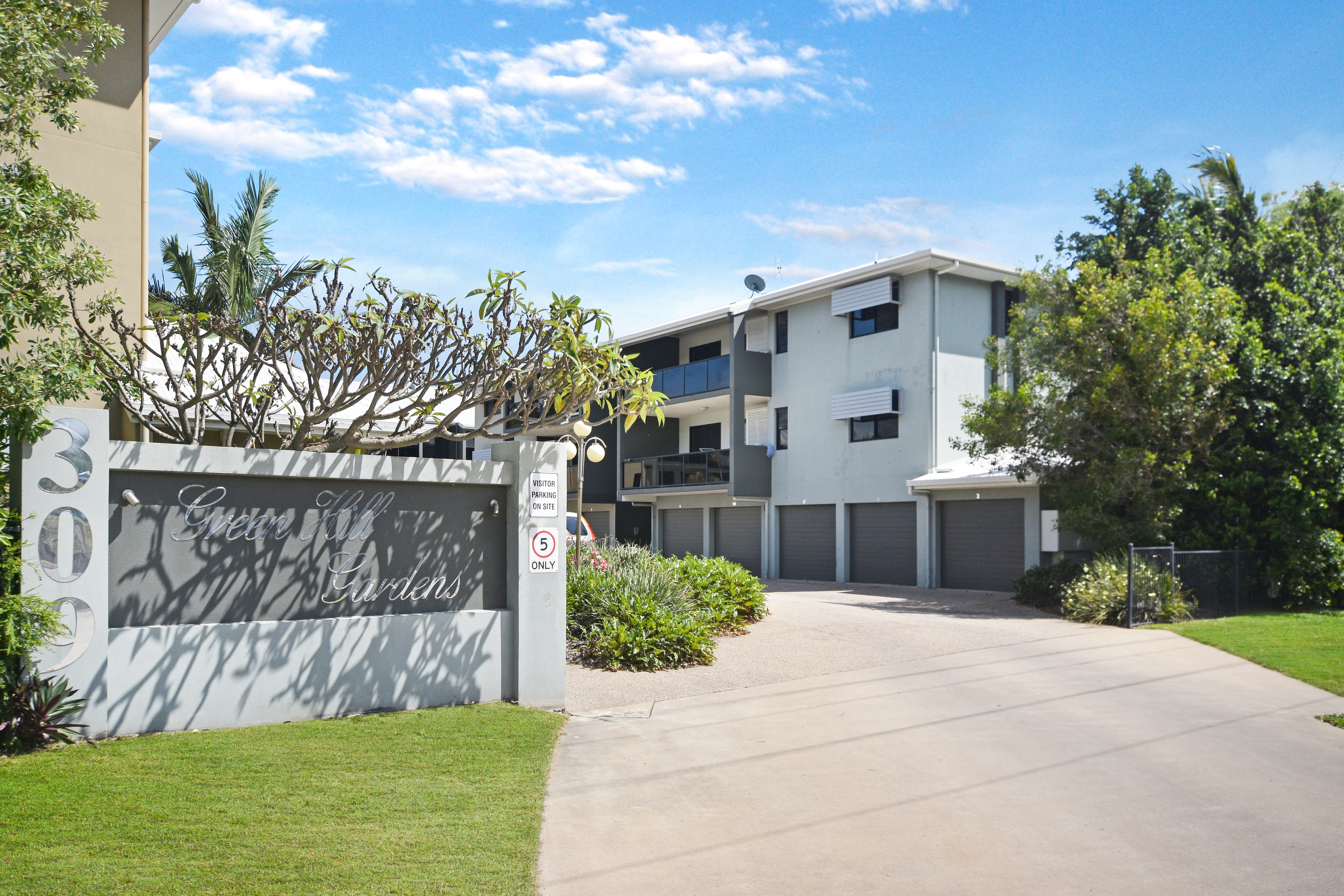 Unit / 309 Angus Smith Drive, DOUGLAS QLD 4814