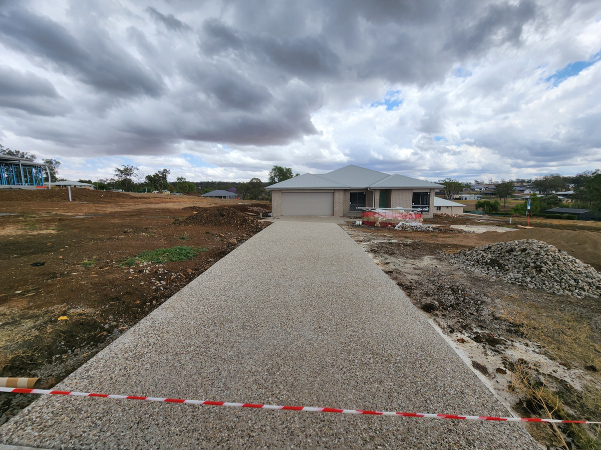28 Wisdom Road, MERINGANDAN WEST QLD 4352