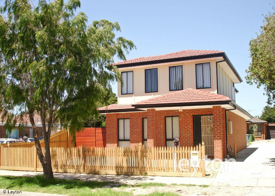 1 / 2 Whitworth Avenue, SPRINGVALE VIC 3171