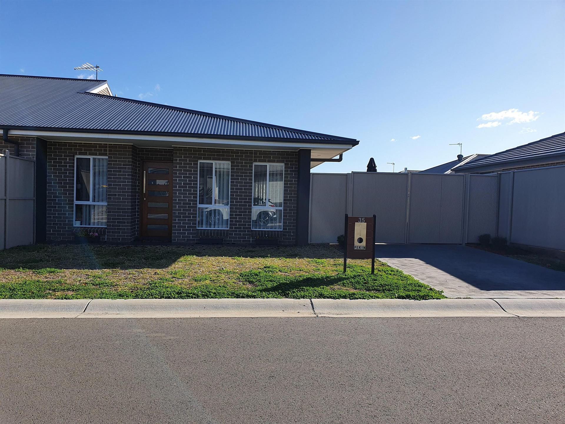 35 Pekin Street, SPRING FARM NSW 2570