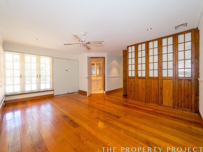 8 Treetop Avenue Edgewater WA 6027