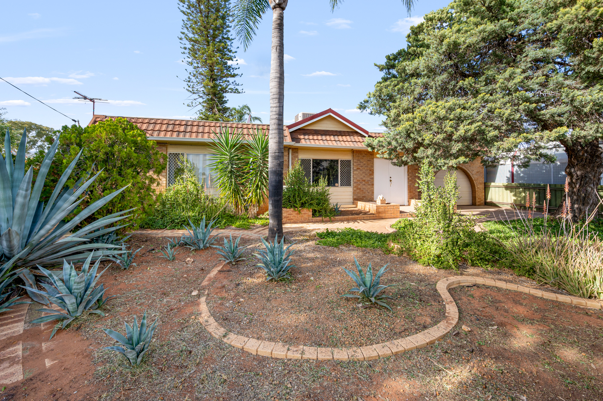 9 Oberthur Street, SOUTH KALGOORLIE WA 6430