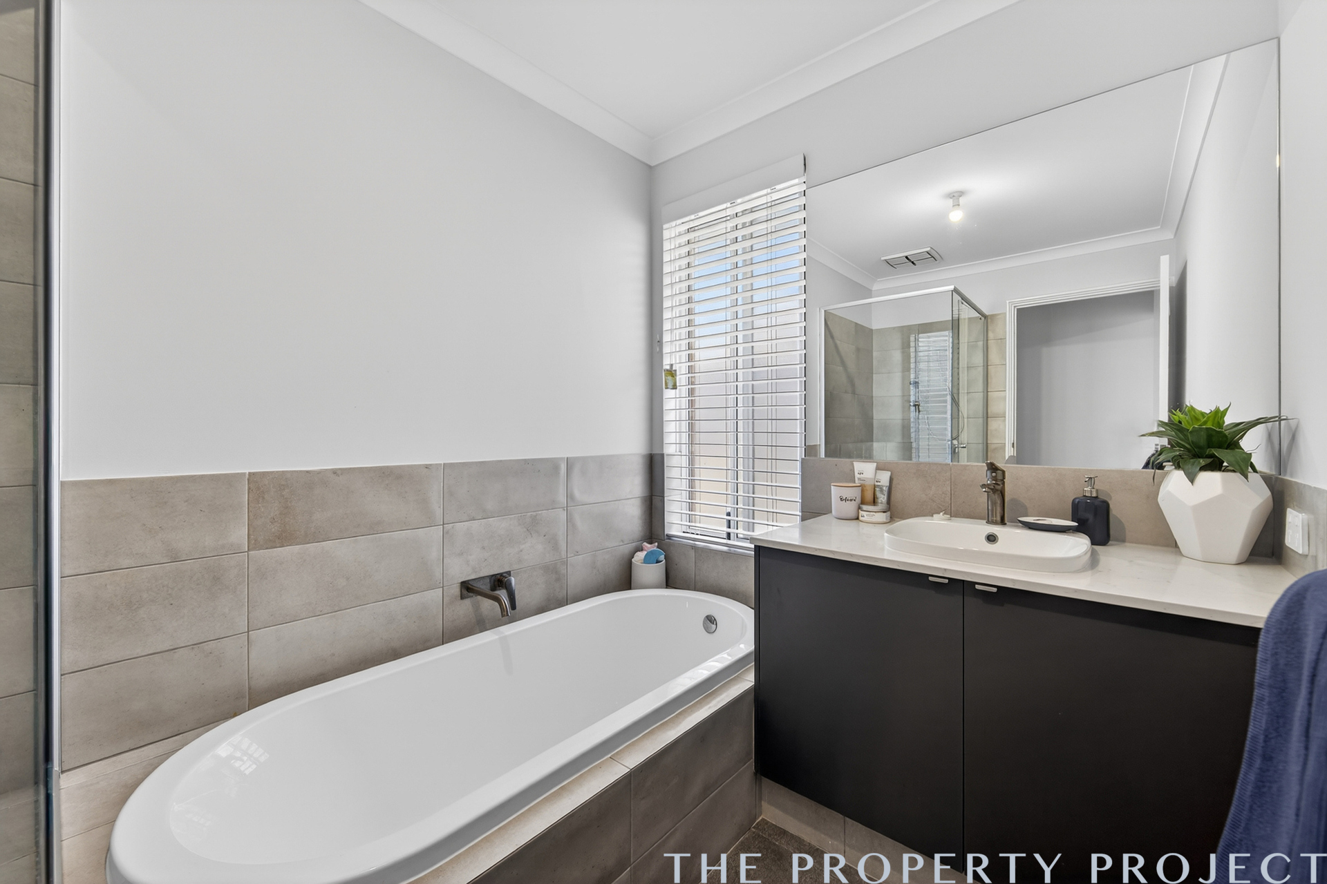 23 Lowlands Avenue Eglinton WA 6034