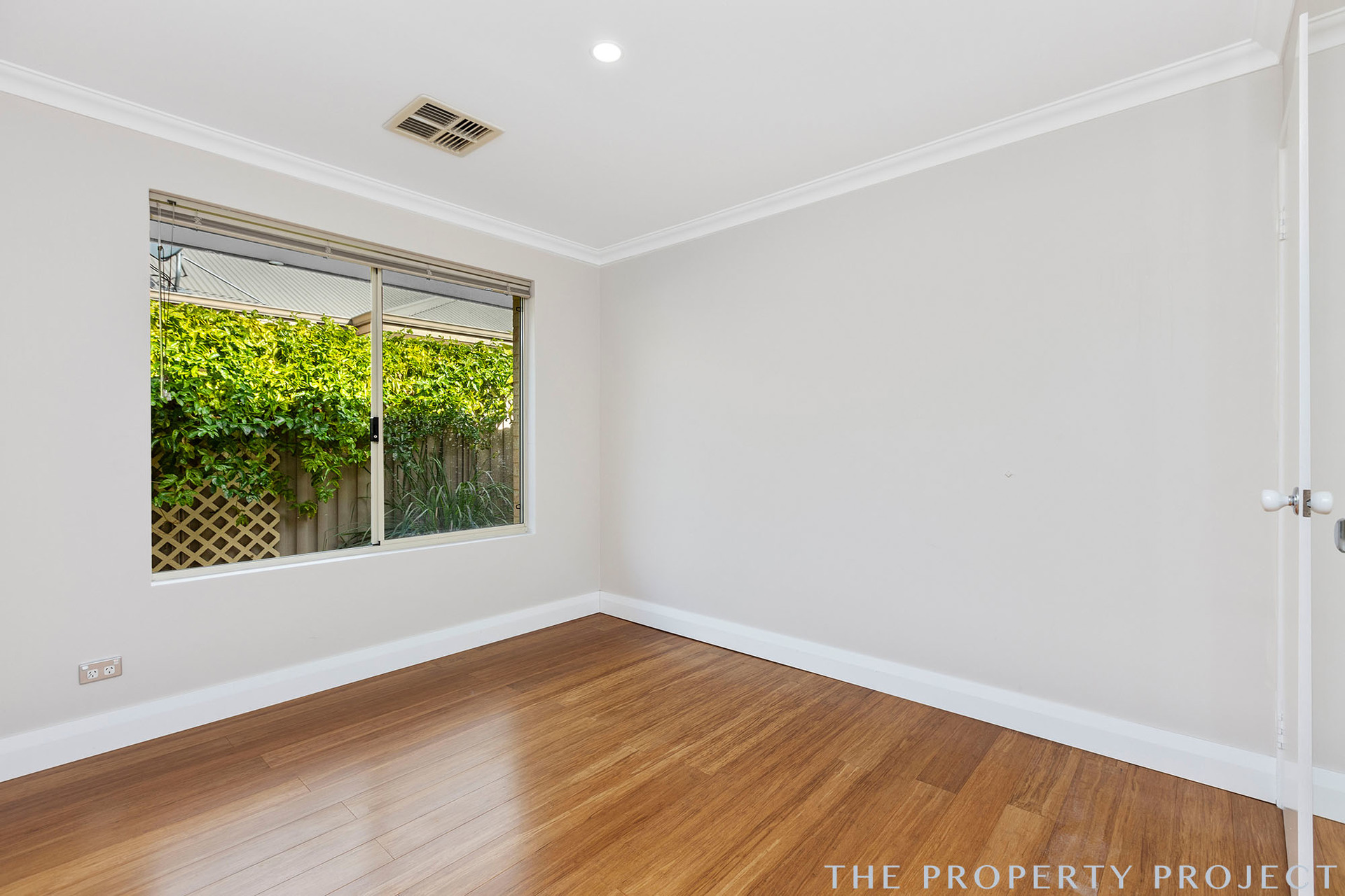 24 Wicklow Circle Darch WA 6065