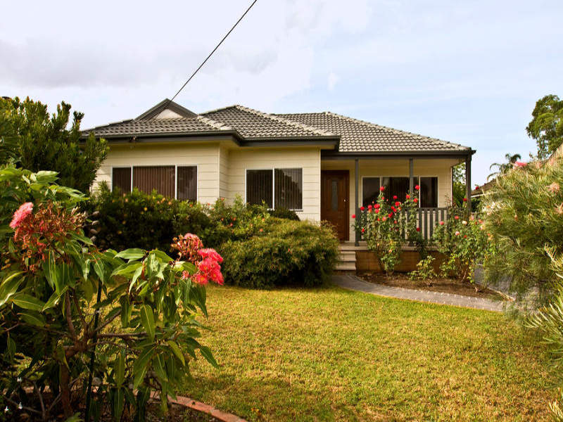 11 English Street, GLENFIELD NSW 2167