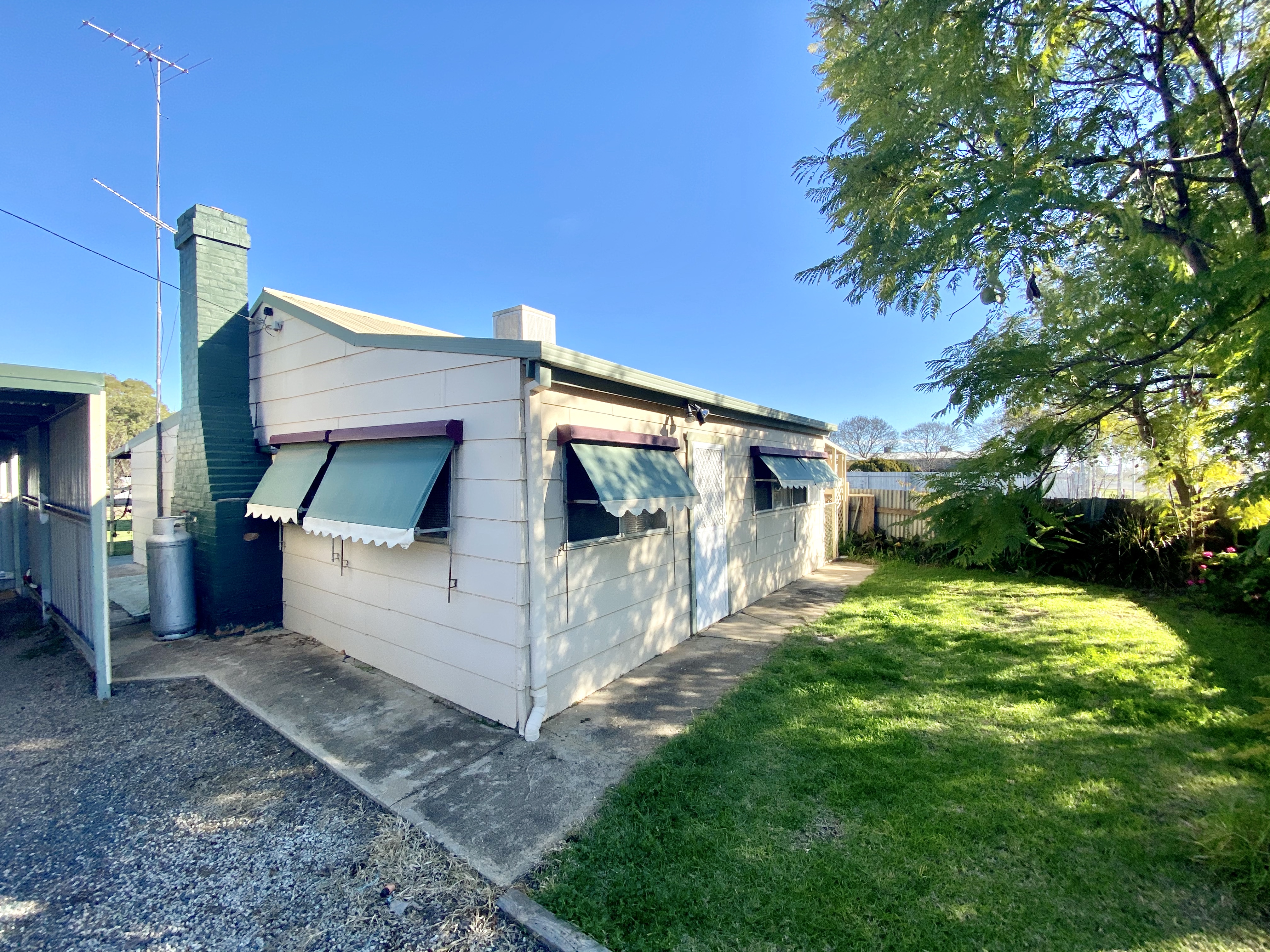 520 Cadell Street, HAY NSW 2711