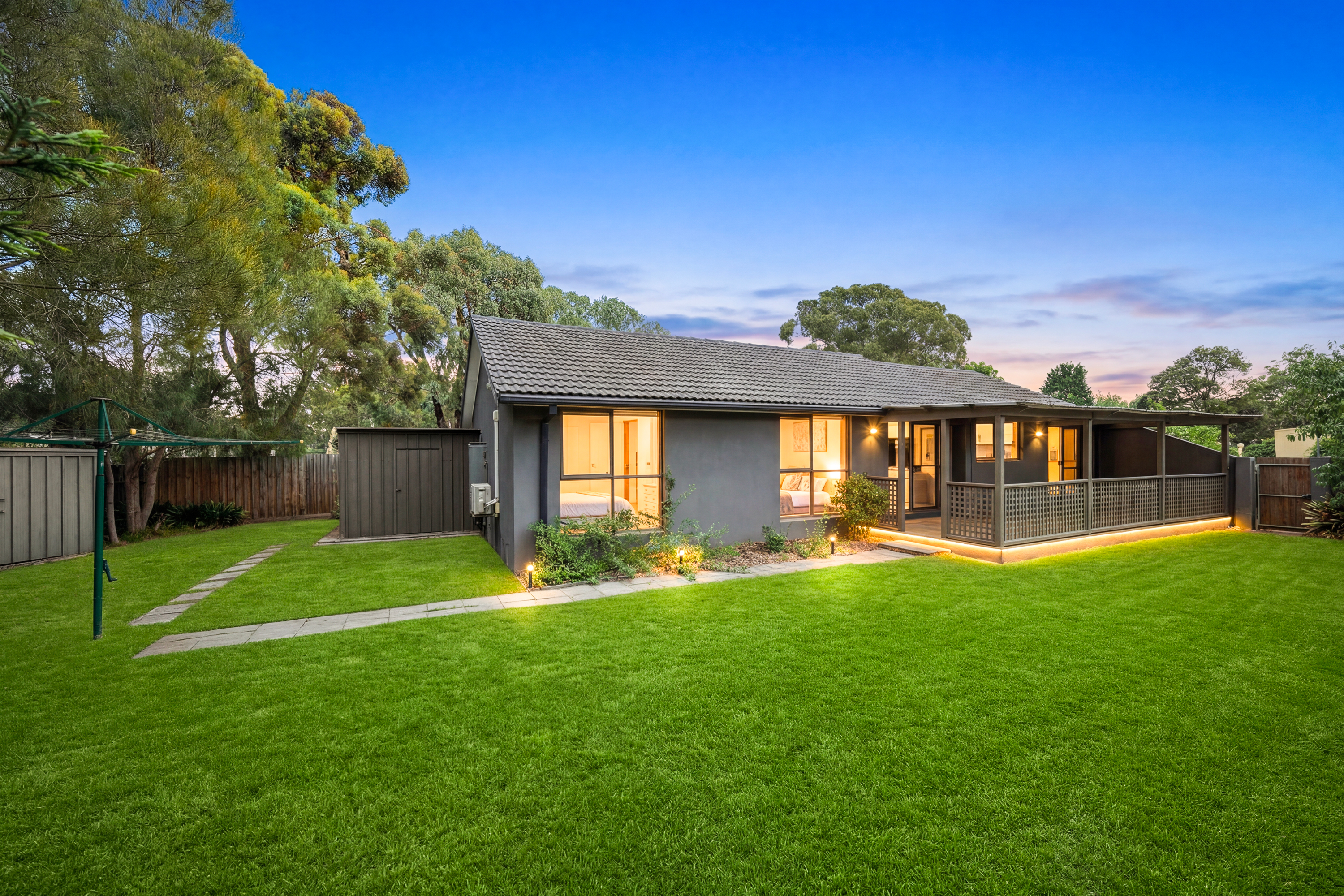 1 Cardinal Close, MILL PARK VIC 3082
