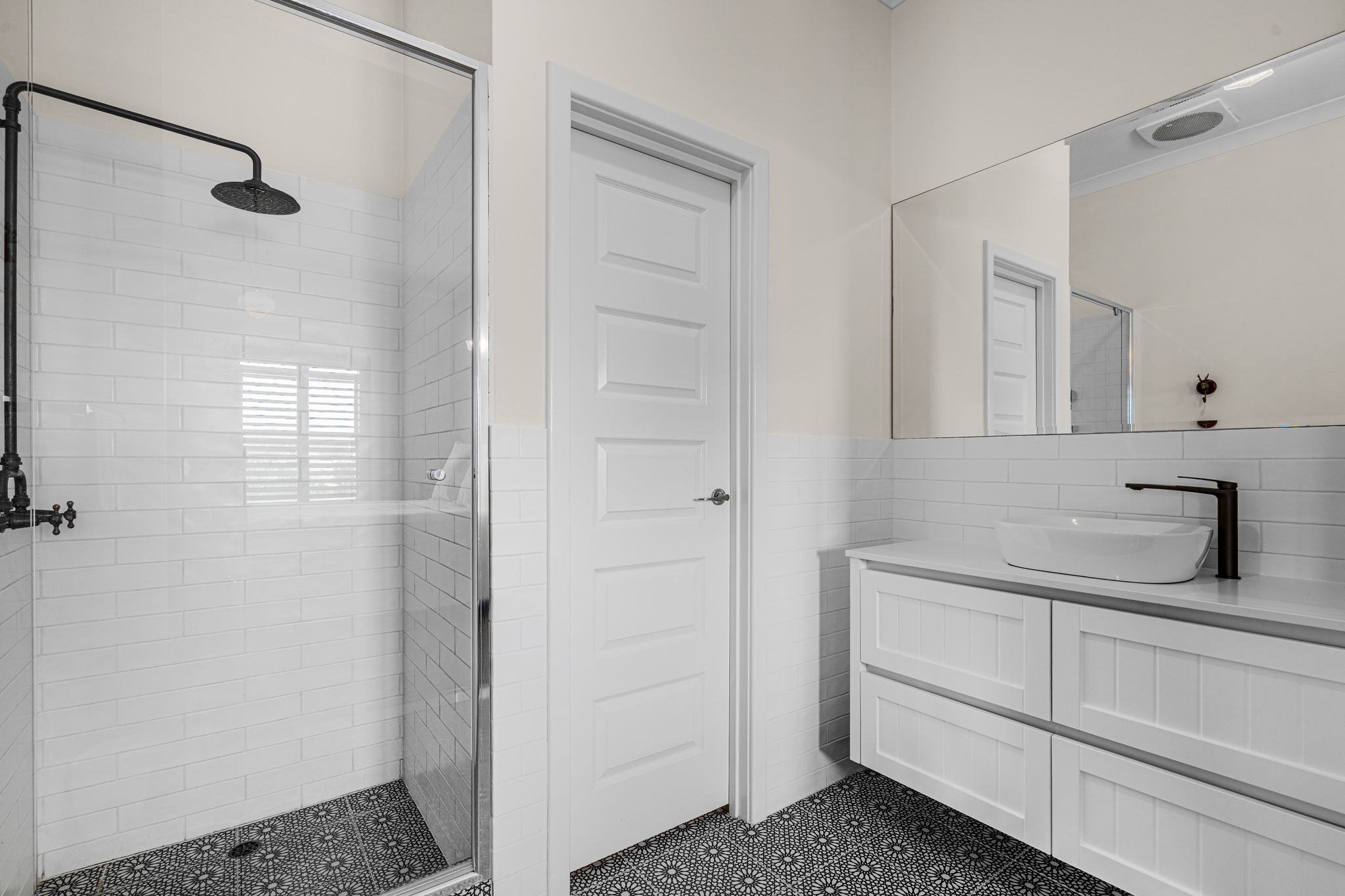 24 Leonora St Como WA 6152