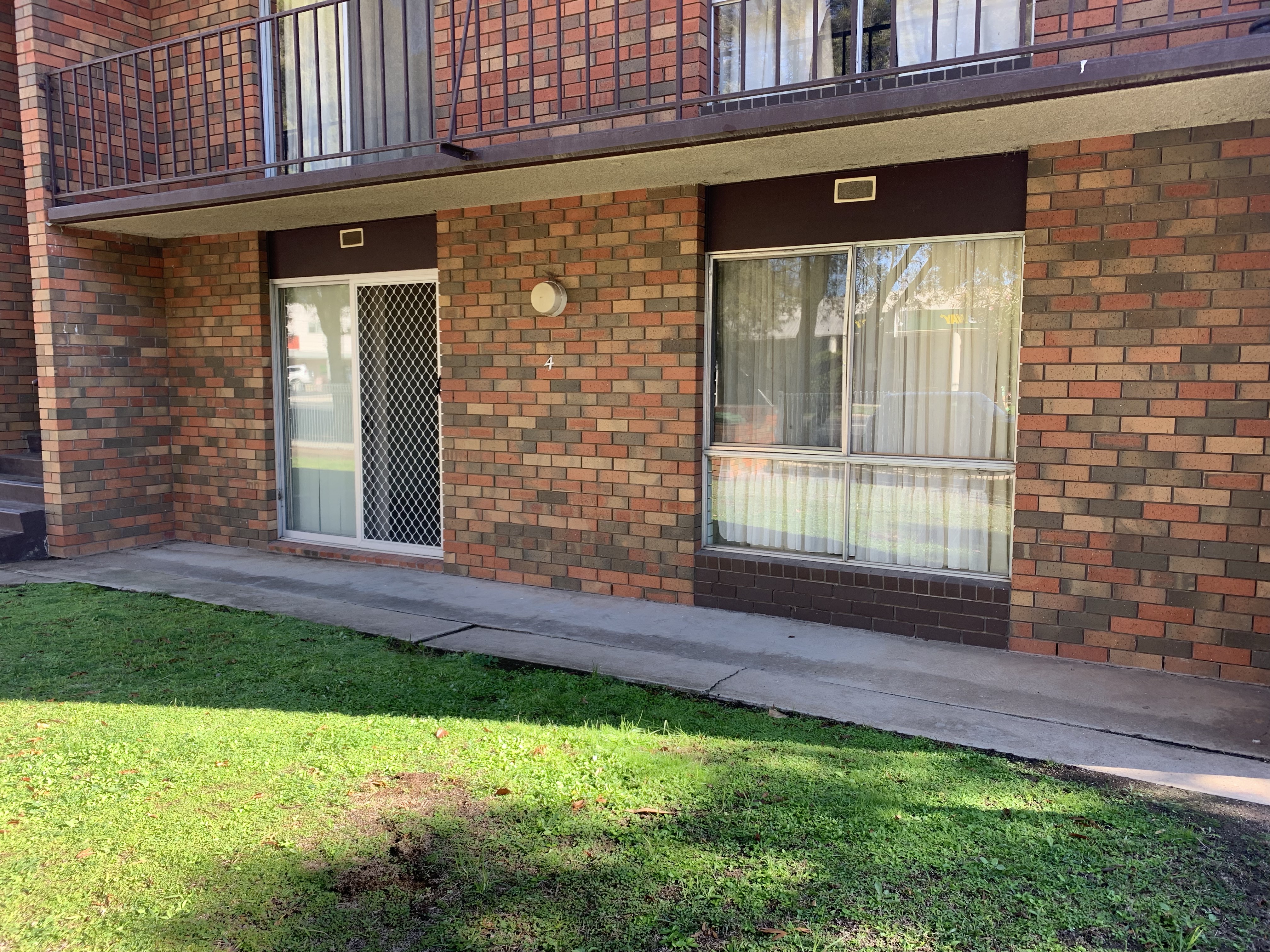 4 / 399 GEORGE STREET, DENILIQUIN NSW 2710