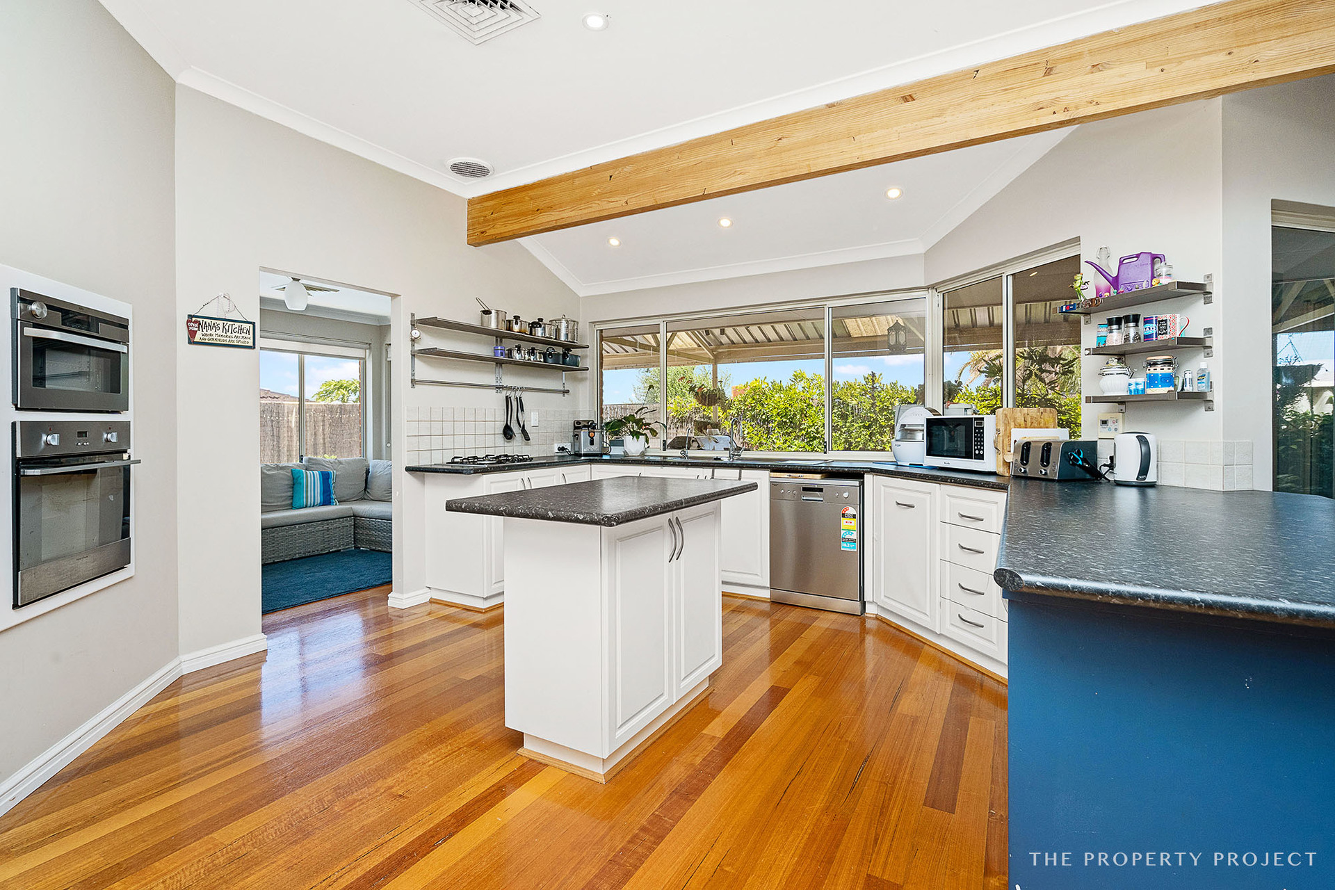 5 Cranston Loop Kinross WA 6028