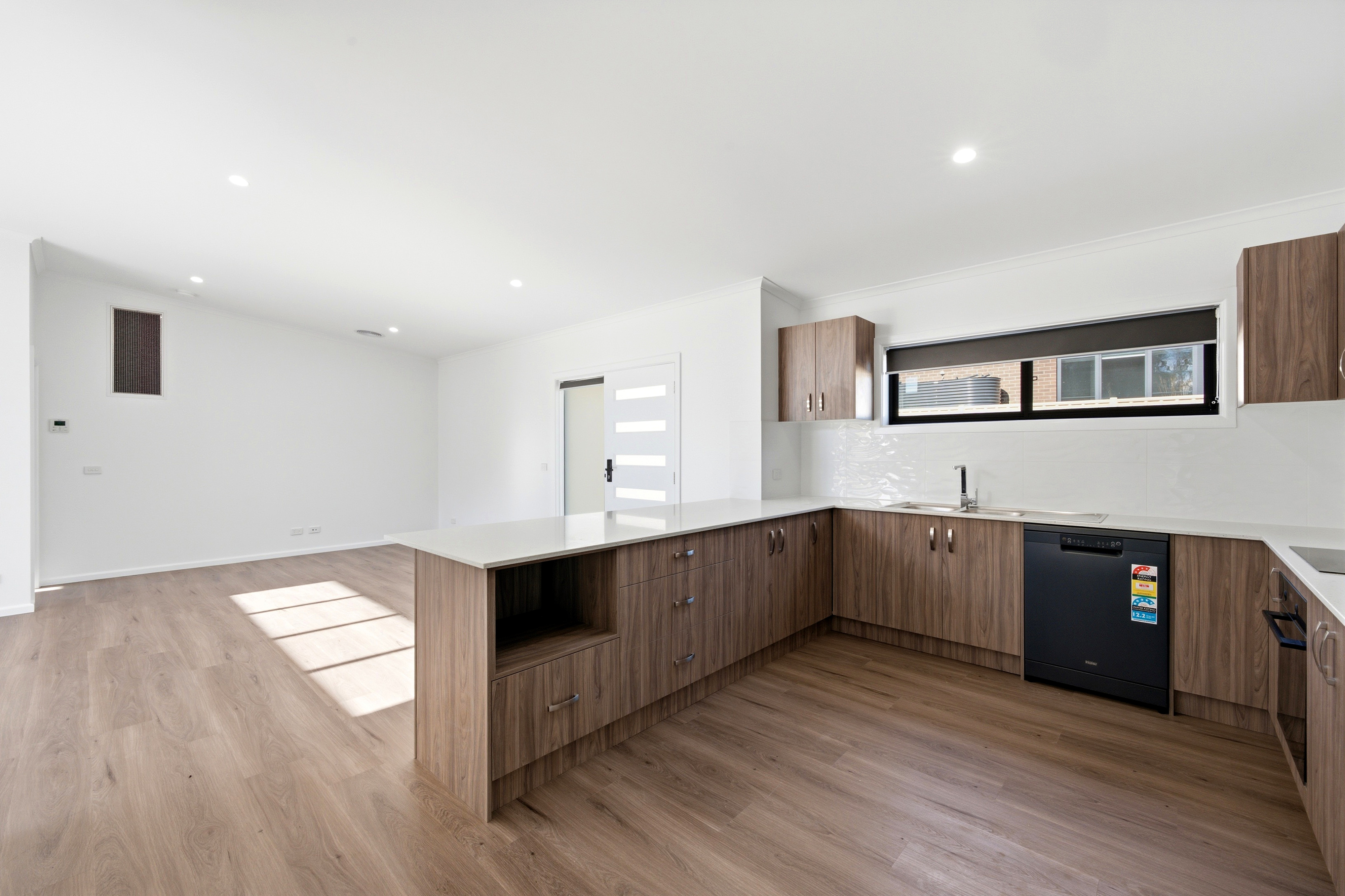 30 George Street, Oaks Estate, photo 8