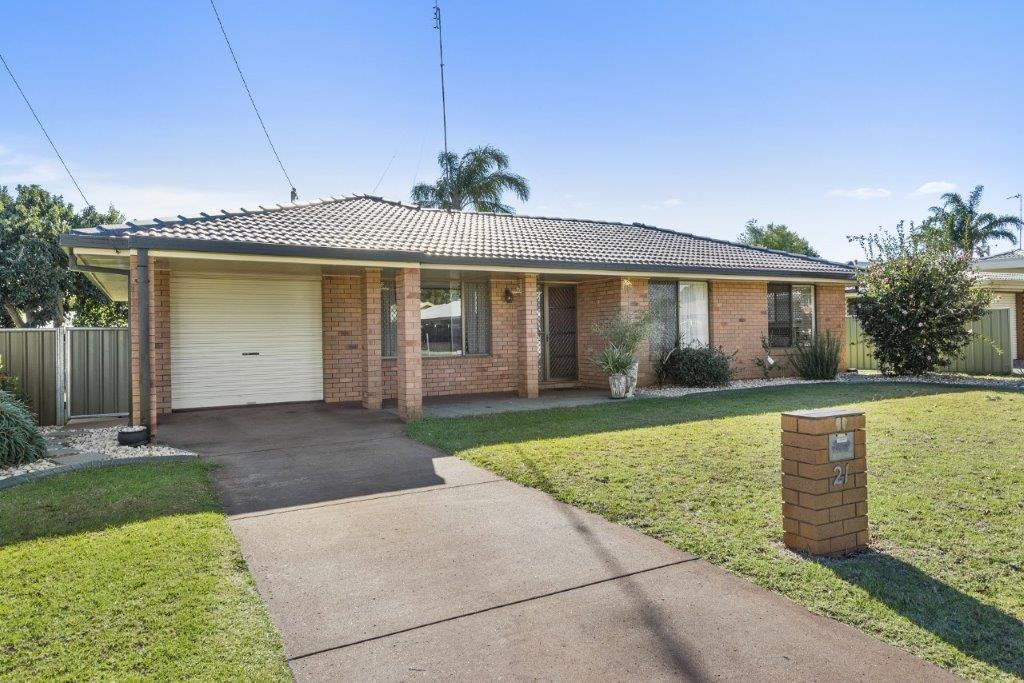 21 Cambridge Street, HARRISTOWN QLD 4350