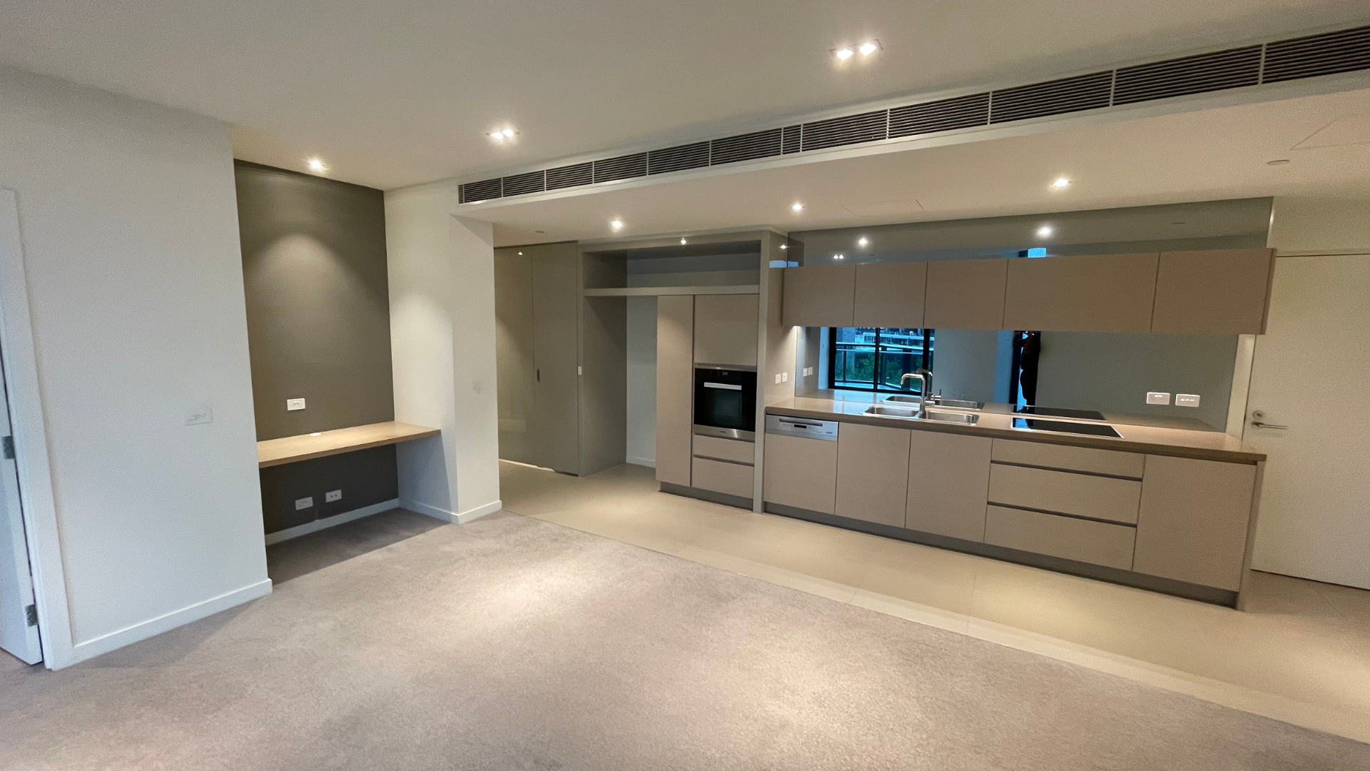 301 / 9 Waterside Place, DOCKLANDS VIC 3008