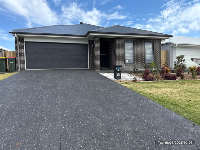65 Dougan Street, POINT VERNON QLD 4655