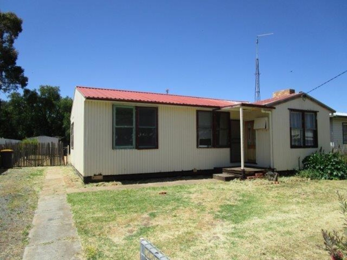 29 Walker Street, DONALD VIC 3480
