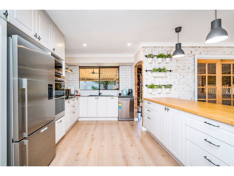 3A Charing Crescent Marangaroo WA 6064