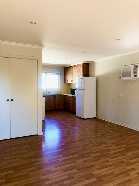 1 / 510 Harrison, HAY NSW 2711
