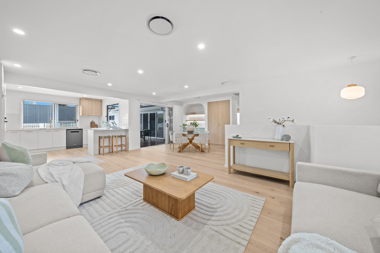 17 Wallaroo Way, ASHMORE QLD 4214