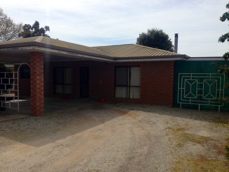 2 / 315 Sloane, DENILIQUIN NSW 2710