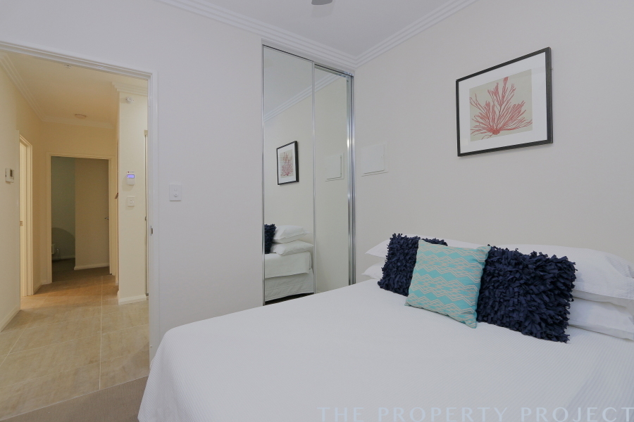 4 190 Ravenswood Drive Nollamara WA 6061