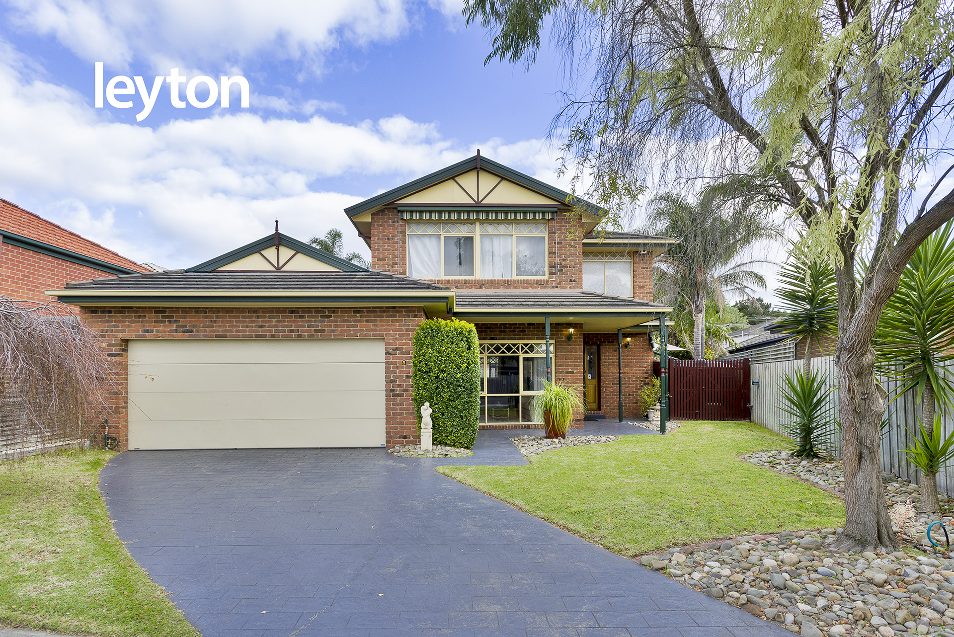 8 Aisha Crescent, DINGLEY VILLAGE VIC 3172