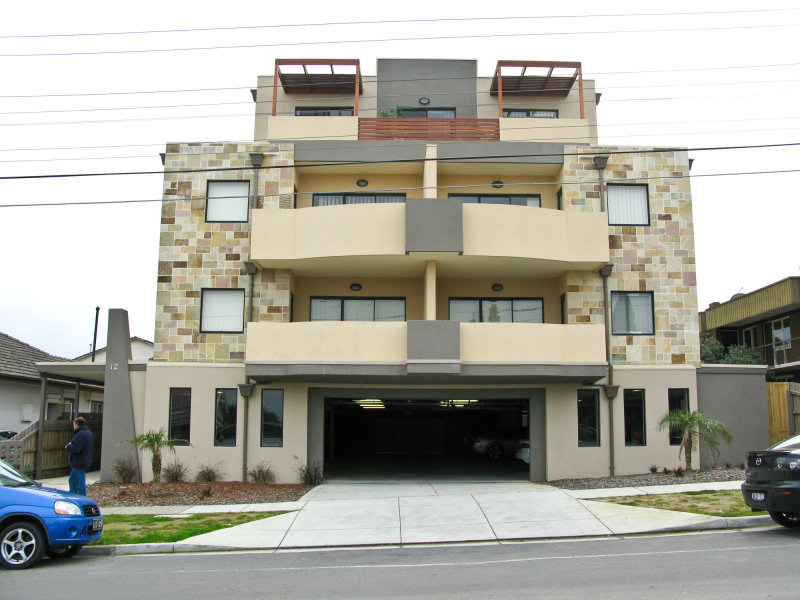 2 / 12 Hutton Street, DANDENONG VIC 3175