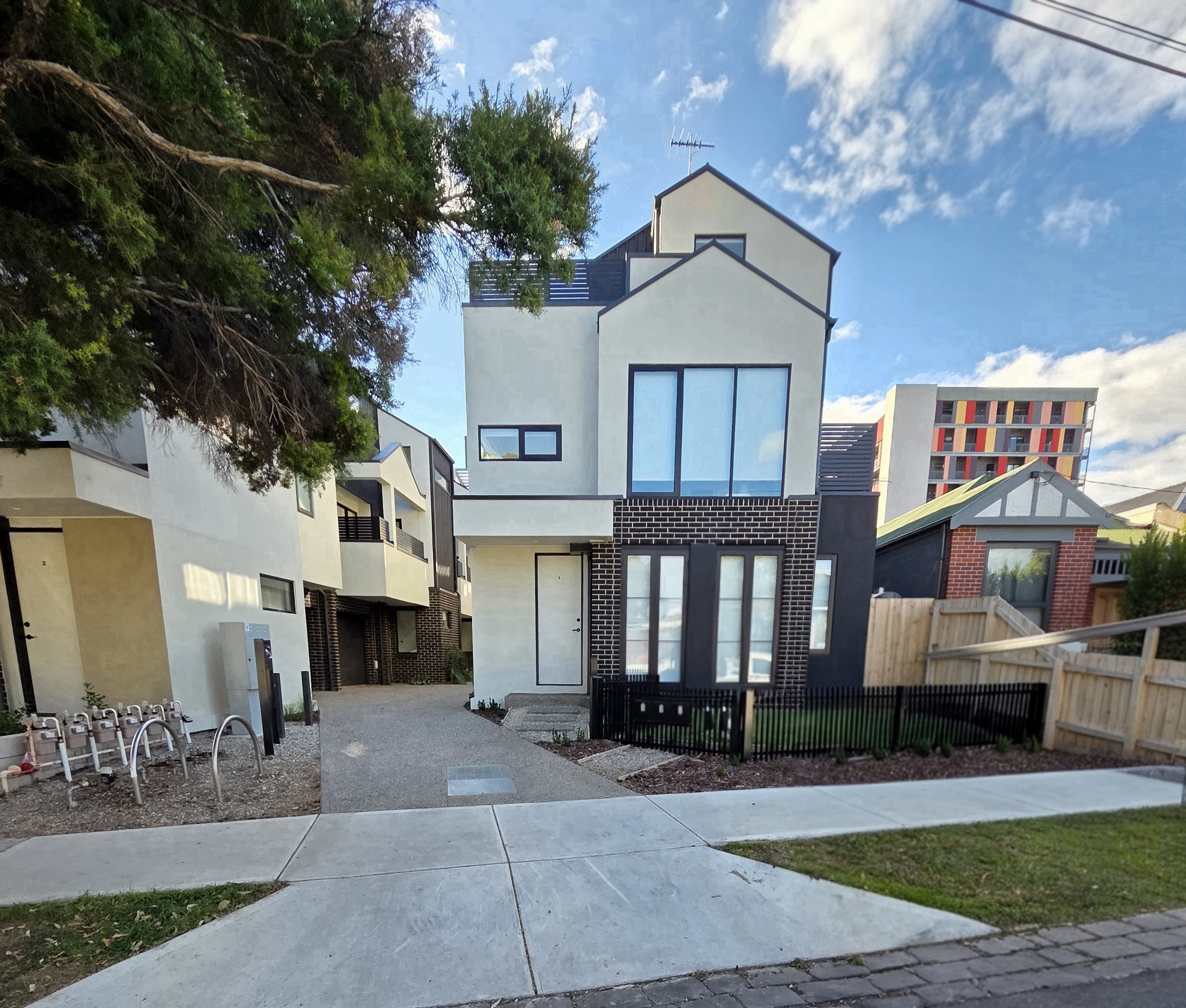 10 Raleigh Street, FOOTSCRAY VIC 3011